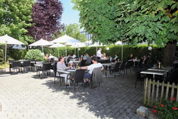 Hotel Ristorante Schloessli Meggen Екстериор снимка